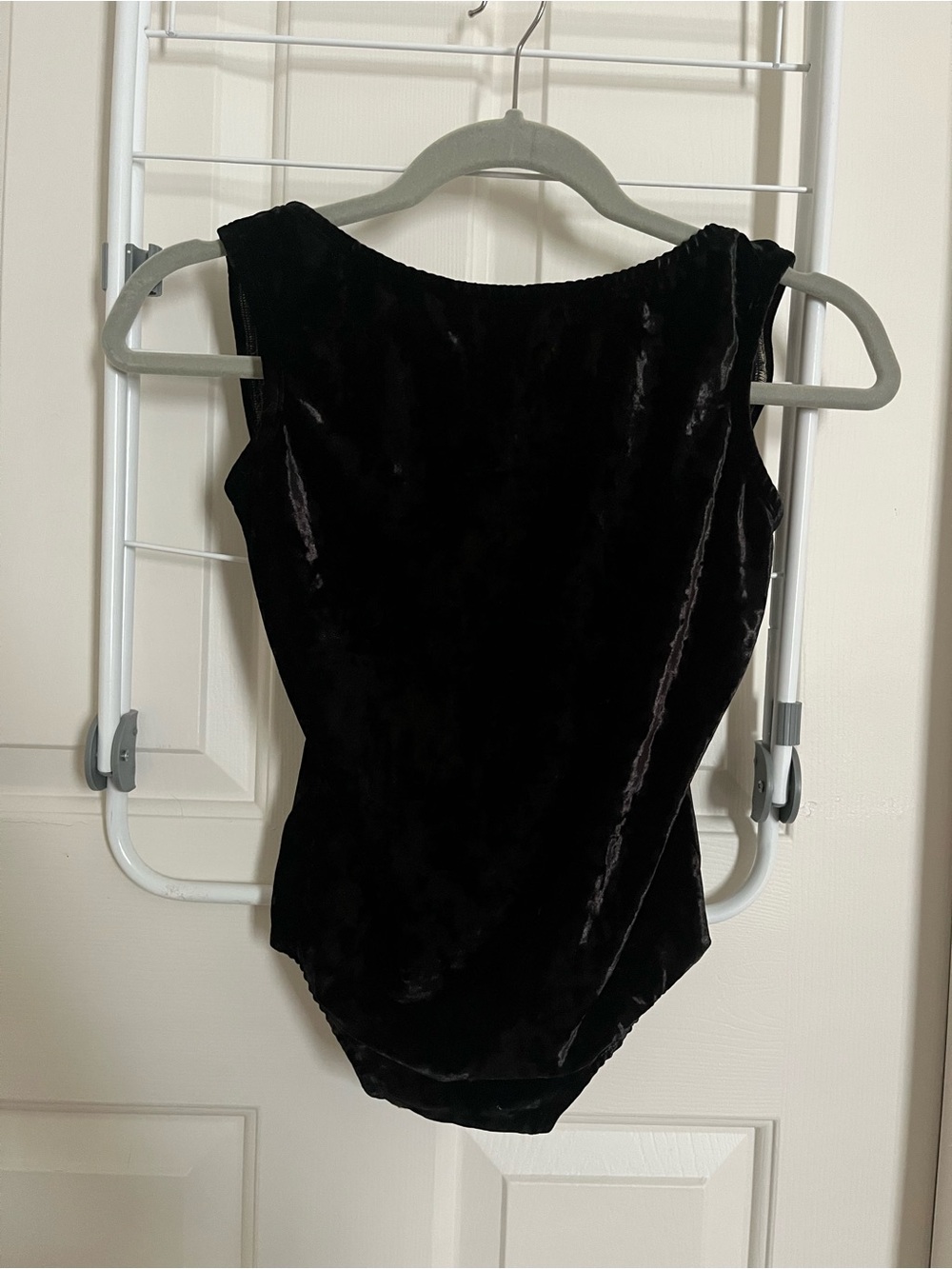 Luckyleo Black Velvet Low Back Leotard Women’s M